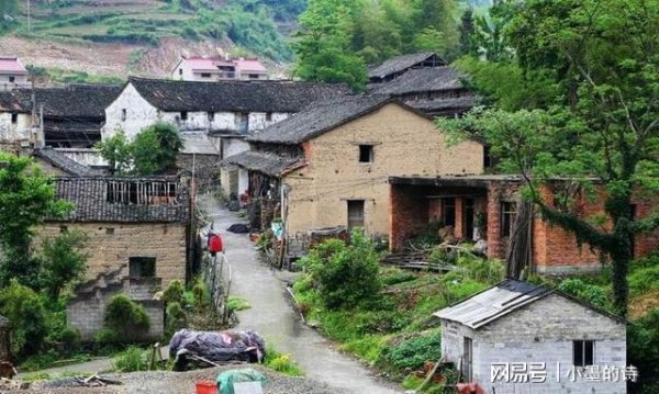 股E融 农村宅基地为何成香饽饽？政策红线背后暗藏三大玄机